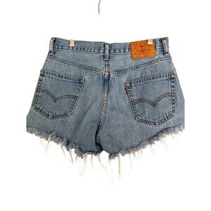 Levis 550 High-Waisted Distressed Denim Shorts Women 31 Light Wash Frayed Hem